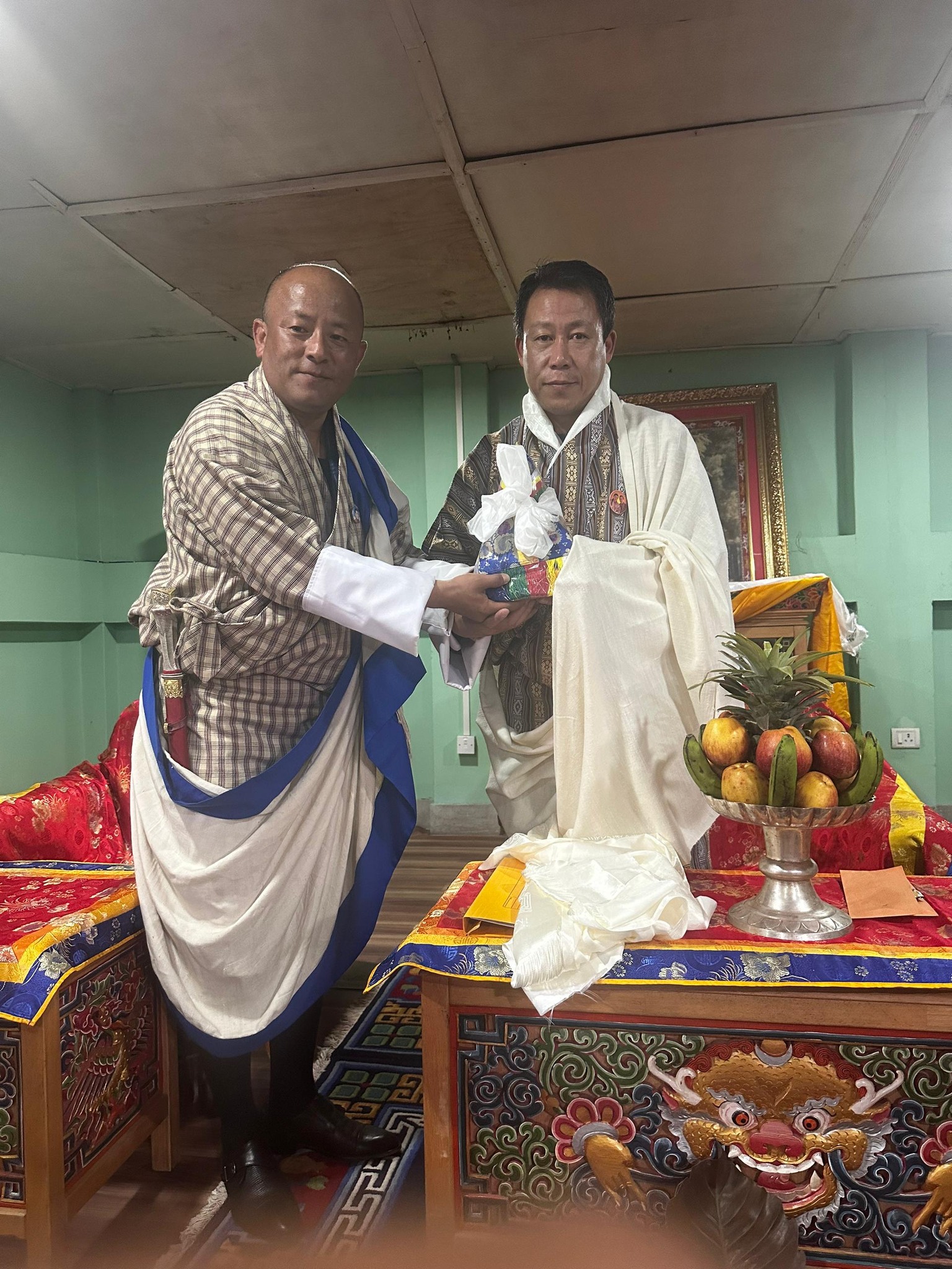 Khadar Offered by Dasho Thrompon